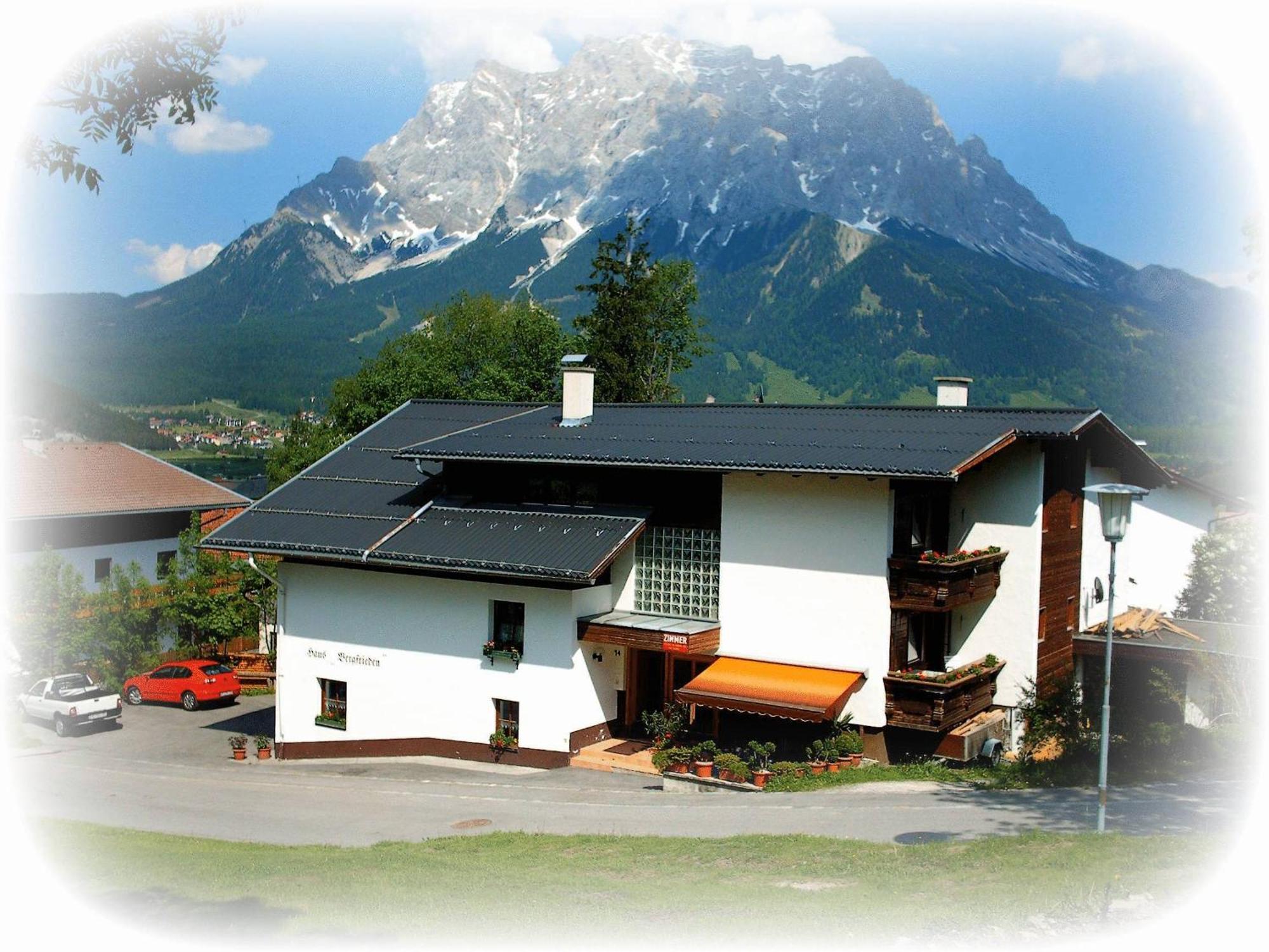 Hotel Haus Bergfrieden Lermoos Exterior foto